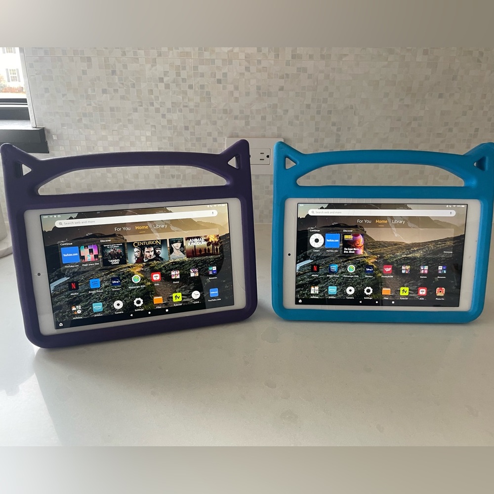 Selling 2 Amazon fire tablets, cracked screens but work fine!